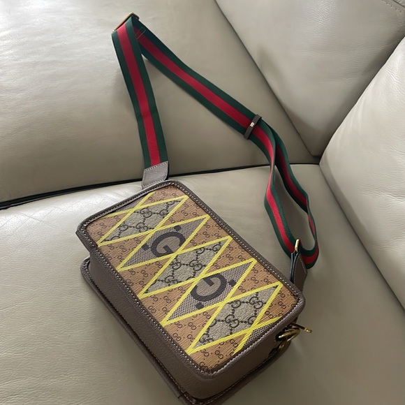 Affordable Luxury: Get the designer look without breaking the bank. - Picture 2 of 2